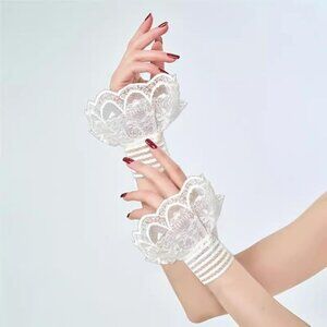 Floral Short Lace Gloves